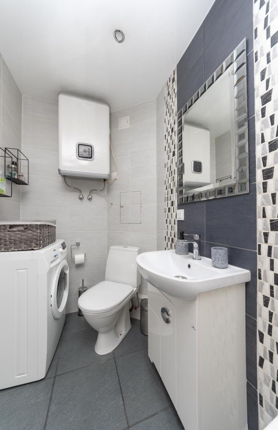Апартаменти Flat24 On Lesi Ukrainki 3 Київ Екстер'єр фото