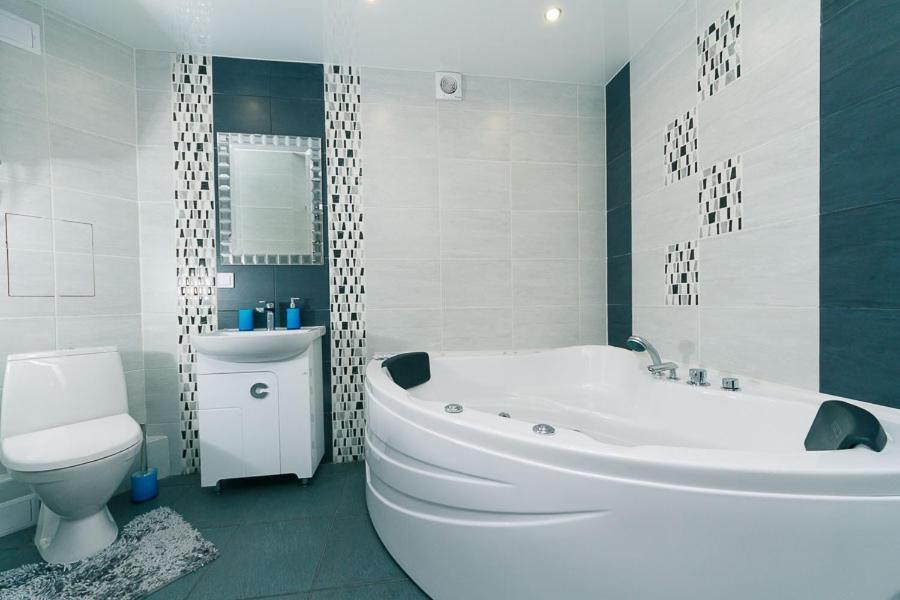 Апартаменти Flat24 On Lesi Ukrainki 3 Київ Екстер'єр фото